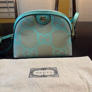 New Authentic Gucci GG Supreme Jumbo Logo Green Tan shoulder Bag